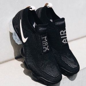 Nike air vapormax moc 2 size 5 mens, 6.5-7 women’s